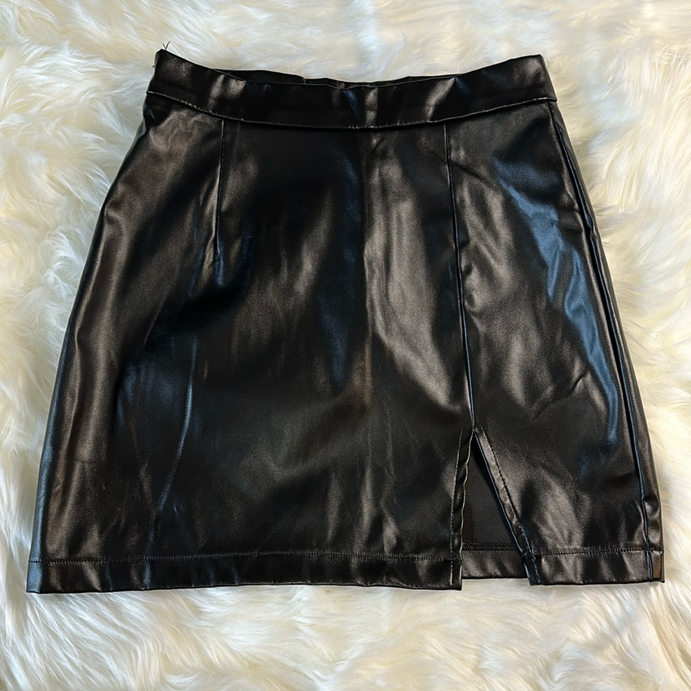 Black Faux Leather Mini Skirt with Slit Size XS